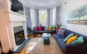 Perfect Wrigleyville Stay